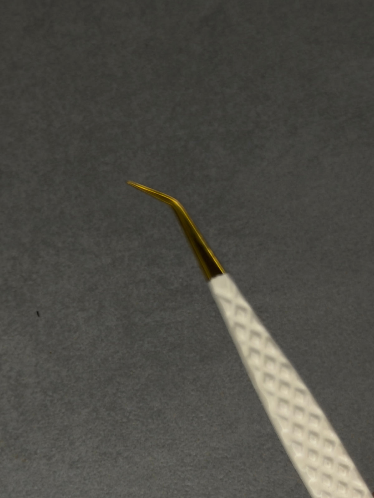 45° isolation tweezer