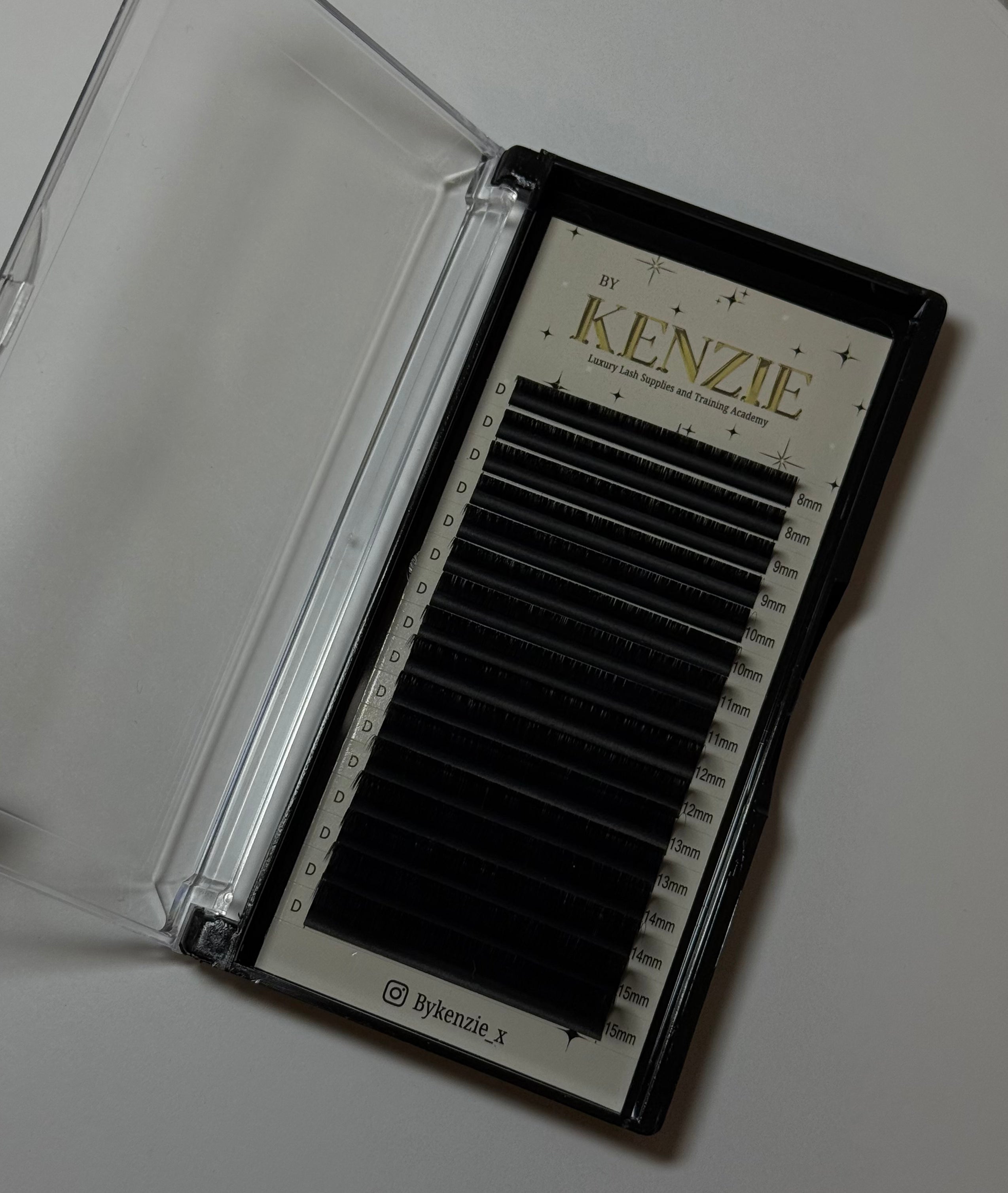 Matte Black Volume Lash Tray | D curl